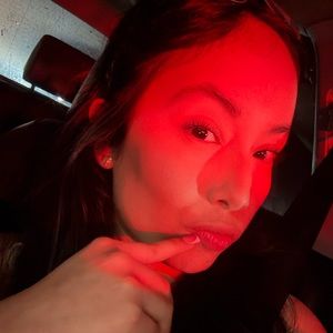Meet your Posher, Daniela
